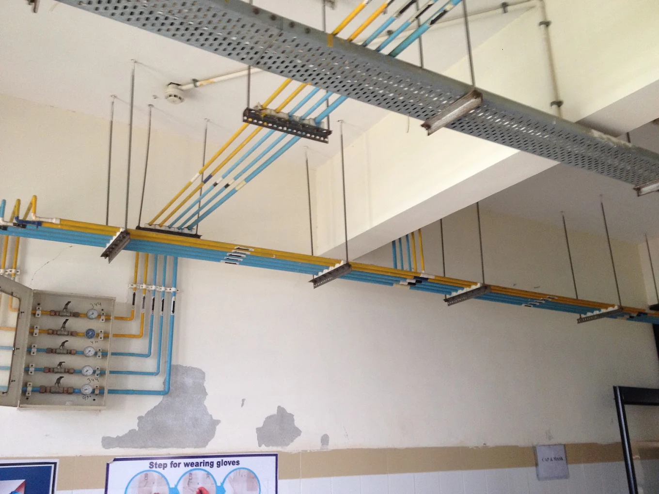 MGPS pipeline installation with color-coded gas lines at a hospital by Zenlocare